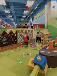 -莫莉幻想儿童乐园(武汉保利广场店)