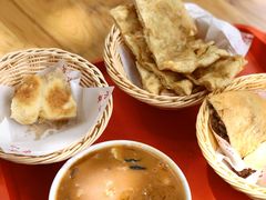 胡辣汤豆腐脑两掺-方中山胡辣汤(成都首店)