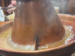 -果松木炭酸菜铜火锅·外婆参鸡汤