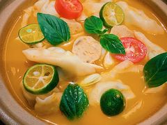 冬阴功汤饺-七色云蔬食(喜邻里店)