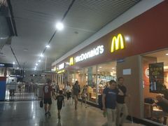 门面-麦当劳(轻轨曹杨路店)