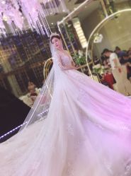 -艾米丽婚纱礼服