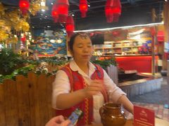 -老滇山寨•云南特色菜•地方菜•民族风情歌舞表演(金碧店)