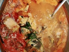 -野山舂·贵州现舂酸汤火锅(鸿通城店)