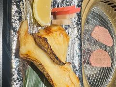 -山川小町·极番烧肉(新地假日广场店)