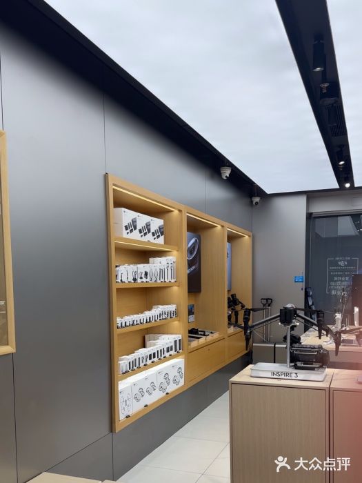 DJI大疆(深圳华强北曼哈授权体验店)图片