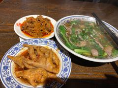 -爆炸头阿姨小四川正宗川味小吃(无任何分店)