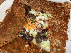 鸡蛋蘑菇熏肉荞麦可丽饼-RAC BAR(安福路店)