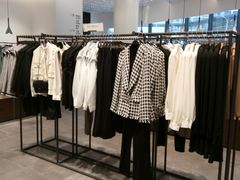 -URBAN REVIVO(上海中庚漫游城店)