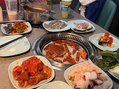 -金滏山·烤肉海鲜火锅自助(襄阳万达店)