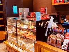 面包甜点陈列柜-星巴克(北京阜安路店)