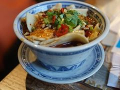-沪小二炭火蛙锅(淮海中路美食不夜城店)