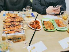 -烤满分·东北烧烤(首经贸店)