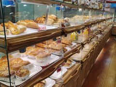 面包甜点陈列柜-新侨三宝乐面包店(崇文门店)