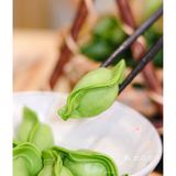 过分了！这家素菜火锅店会给仙女送花花，怎么这么加分🌷