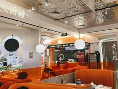 -黄记煌三汁焖锅(新佳丽江汉路店)