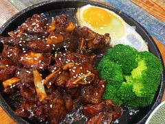 黑椒牛仔骨-八张桌子(老店)