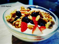 野莓核桃蜂蜜希腊酸奶-The Rug Cafe(王府中环店)