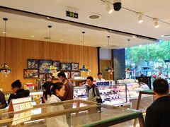 -巴黎贝甜(大宁国际商业广场店)