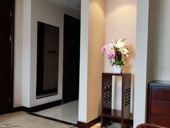 -锦龙国际酒店(天津奥体中心华苑地铁站店)