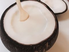 -志龙皇冠吃货椰子铺