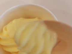 麦当劳甜品站金菠萝雪芭-麦当劳(宜安广场店)
