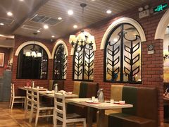 景观位-闫府私房菜(经四路万达店)