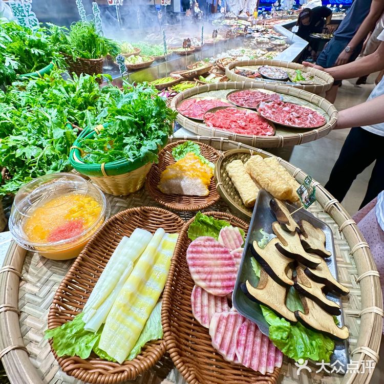 大连首家自选粥底火锅,鲜货自由局太香了