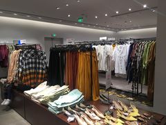 -URBAN REVIVO(高德置地广场·春广场店)