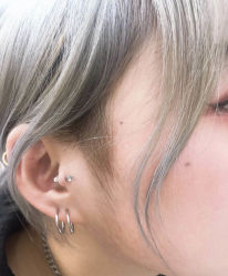 -AI艾耳·专业手工耳洞·穿孔美学馆
