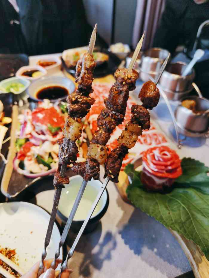 卜奎烤右-"在鹤城这个处处是烤肉的地方 卜奎烤右是有.