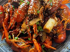-肥肥虾庄·金牌油焖大虾(汉街SKP店)