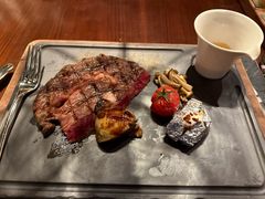 -恰餐厅及酒吧 CHAR Bar & Grill (北京丽都皇冠假日店)