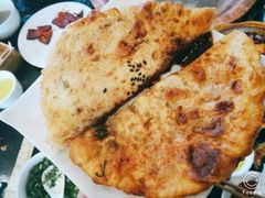 -周老三跷脚牛肉·全牛火锅(非遗传承店)