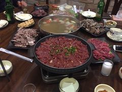 -乡土黄·鲜牛肉火锅·小龙虾(兴业街店)