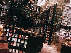 -钟书阁(群光广场店)
