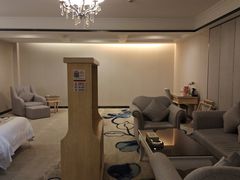 -万宝路大酒店