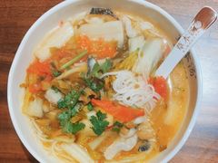 酸菜黑鱼米线-草本汤(闵行漕宝路店)