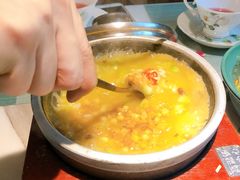 招牌小龙虾红汤泡饭-蜜桃花开·中西融合菜E&W(南长街店)