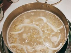 -洪氏嗨捞·广东猪肚鸡·椰子鸡火锅(西咸万象城店)
