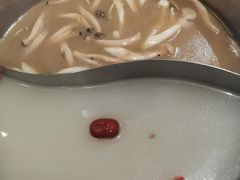 -马家斑.鲜鱼火锅(松湖万科店)