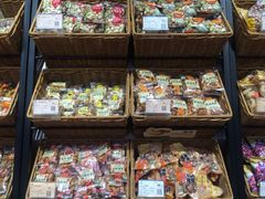 -来伊份1038(新村路三店)