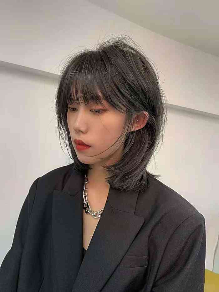 川和潮人·旗舰店(苏宁城市奥莱店)-"做的直发 没几天头发就蓬得不行