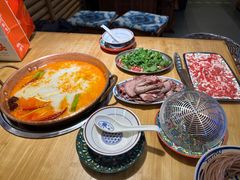 -洱火云南酸菜牛肉火锅(石景山当代商城店)