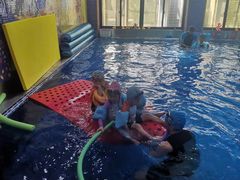 -贝贝鲸亲子游泳俱乐部(富城商楼店)