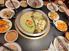 -沸炉重庆老火锅(军事博物馆店)