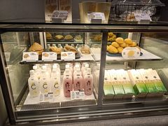 面包甜点陈列柜-喜茶(广州中山六路店)