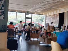 大堂-星巴克臻选(湛江鼎盛广场店)