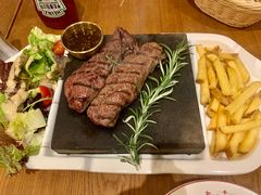 火山岩石烤谷饲安格斯牛腹裙扒-Entrecôte 法国牛扒馆(保利·时光里店)