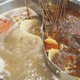 服务态度很好，有几个小哥哥长得还很好看